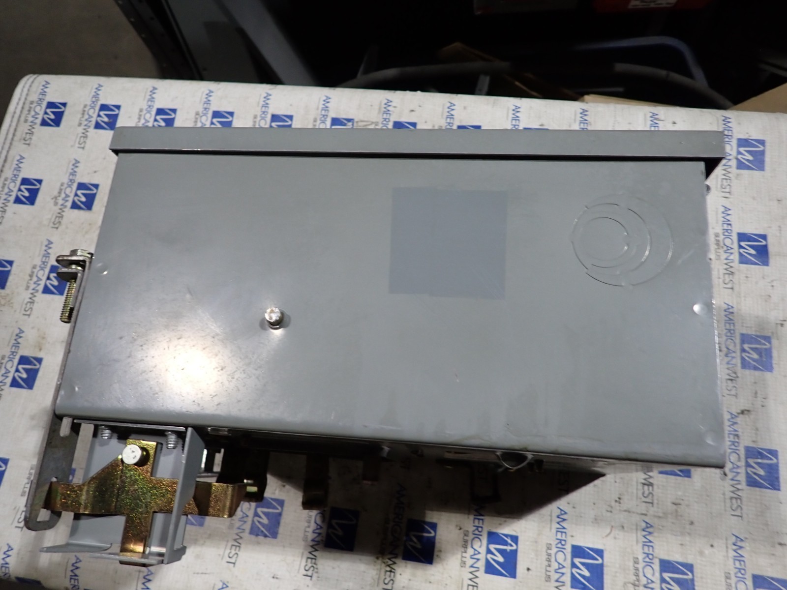 Square D PQ3603G 30 amp 600v 3p 3w Fused Busway Switch Bus Plug Ser 3 BP605