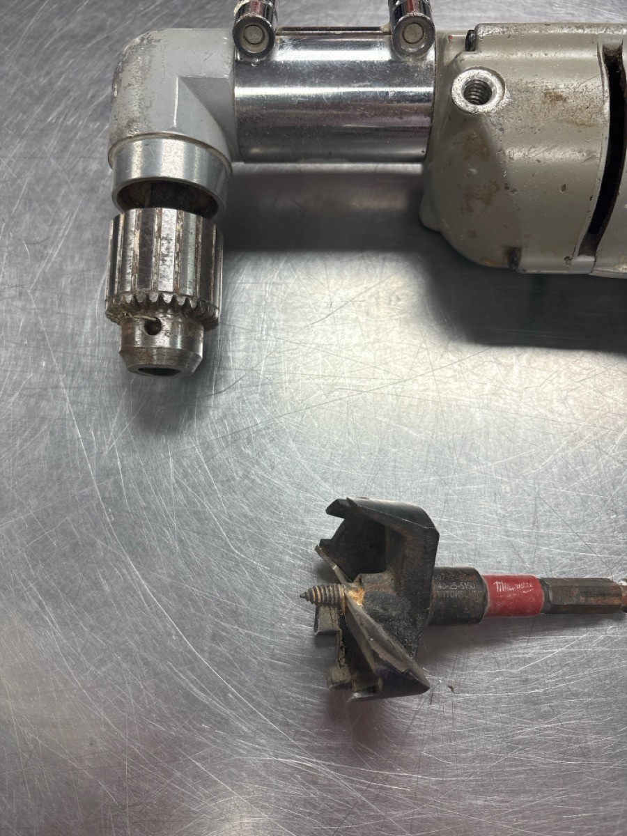 USED Milwaukee 1107-1 1/2″ Corded Right-Angle Drill (QUC025655)