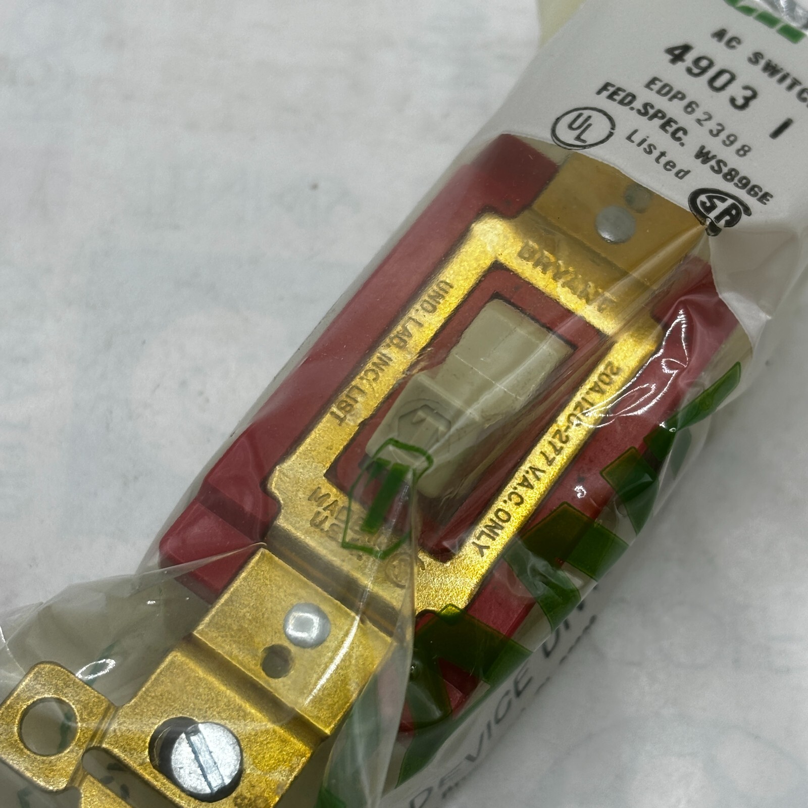BRYANT 4903-I 3-WAY IVORY TOGGLE AC SWITCH BACK AND SIDE WIRED 20A 4903I QTY:1⭐