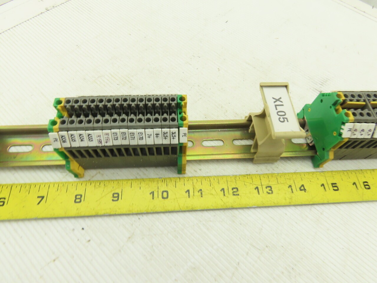 700-900V Terminal Block & Ground Block Din Rail Assembly Lot Of 55