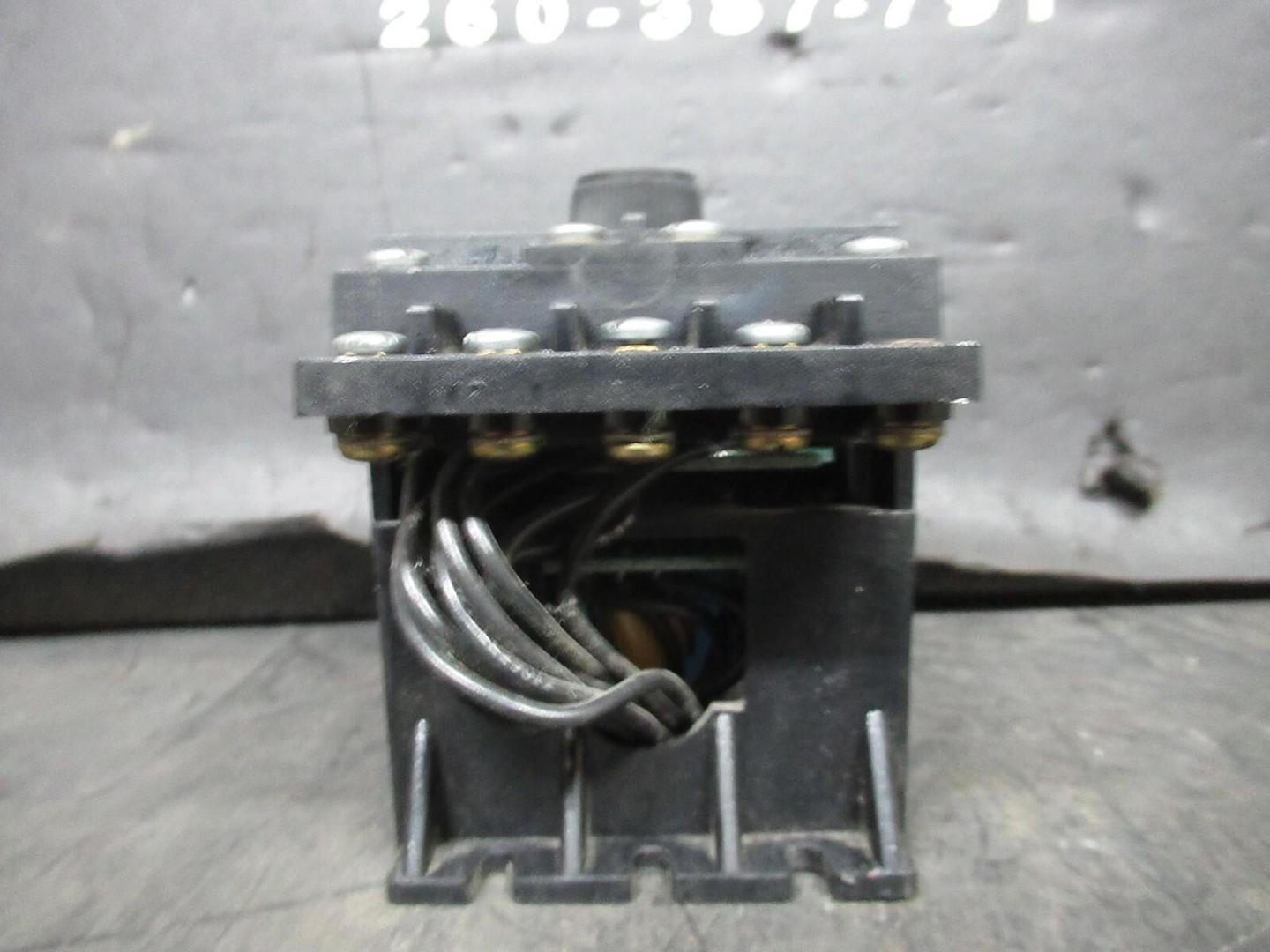 EAGLE SIGNAL TIME DELAY RELAY BRE9A6 0-30 MINUTES 120 VAC 10 AMP 1/4 HP