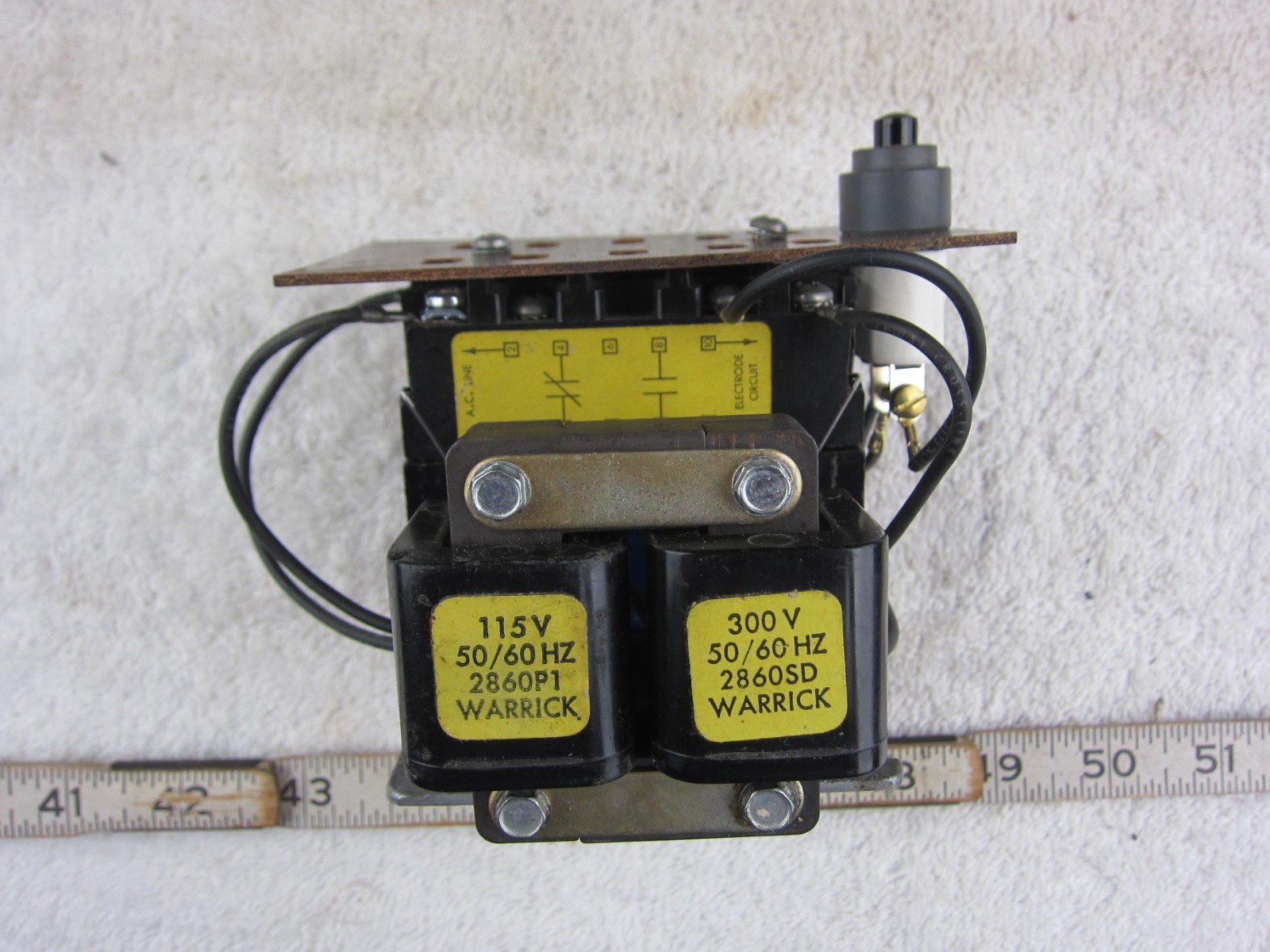 Warrick Controls Gems 1D1D0A 115/300V 1NC 1NO Control Relay w Reset, Used