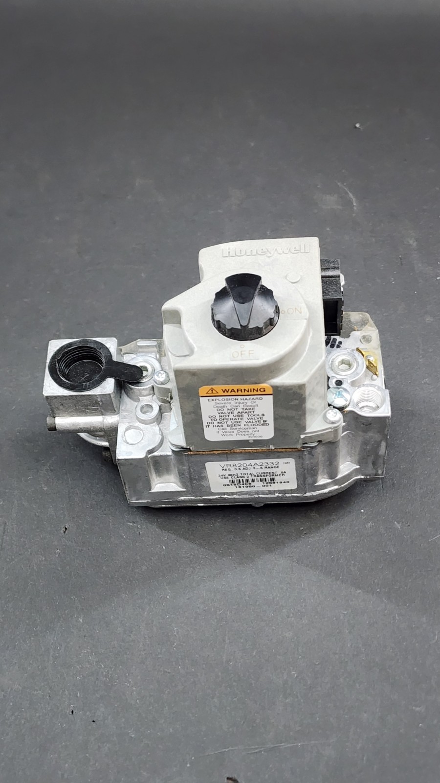 Honeywell VR8204A2332 NAT gas valve A O Smith 181950-001