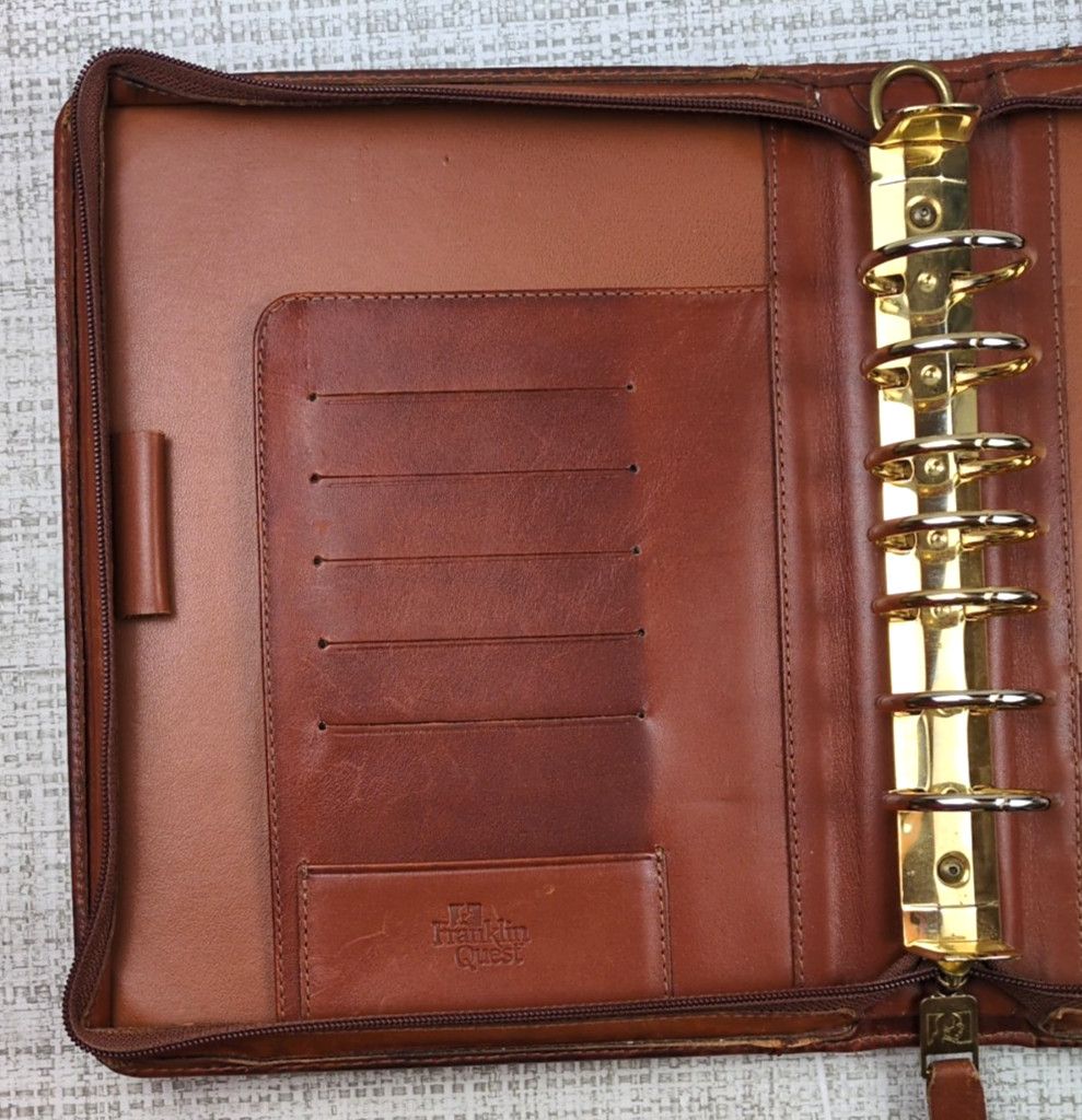 Franklin Quest Classic Distressed Leather Zip Binder 7 Gold Rings 1.5″ Brown