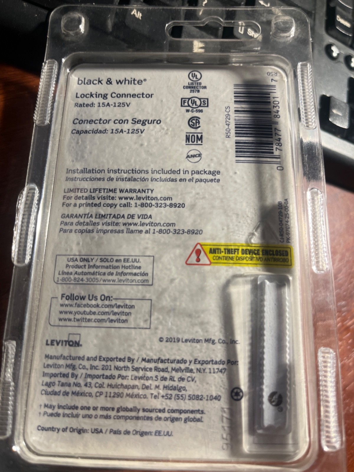 15 Amp 125-Volt Locking Connector | Black and White 4729-CS