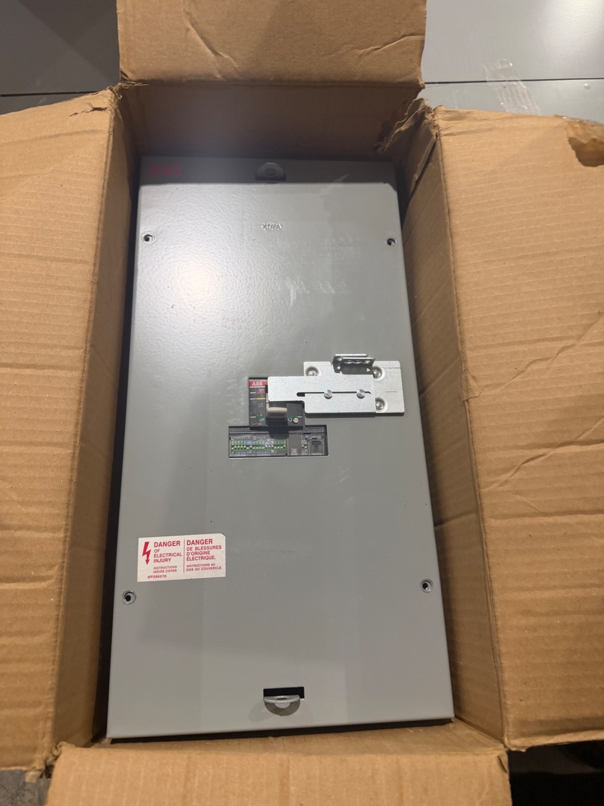 NEW ABB 125 AMP BREAKER ENCLOSURE NEMA 1 DISCONNECT 600V 240V 208V 480V