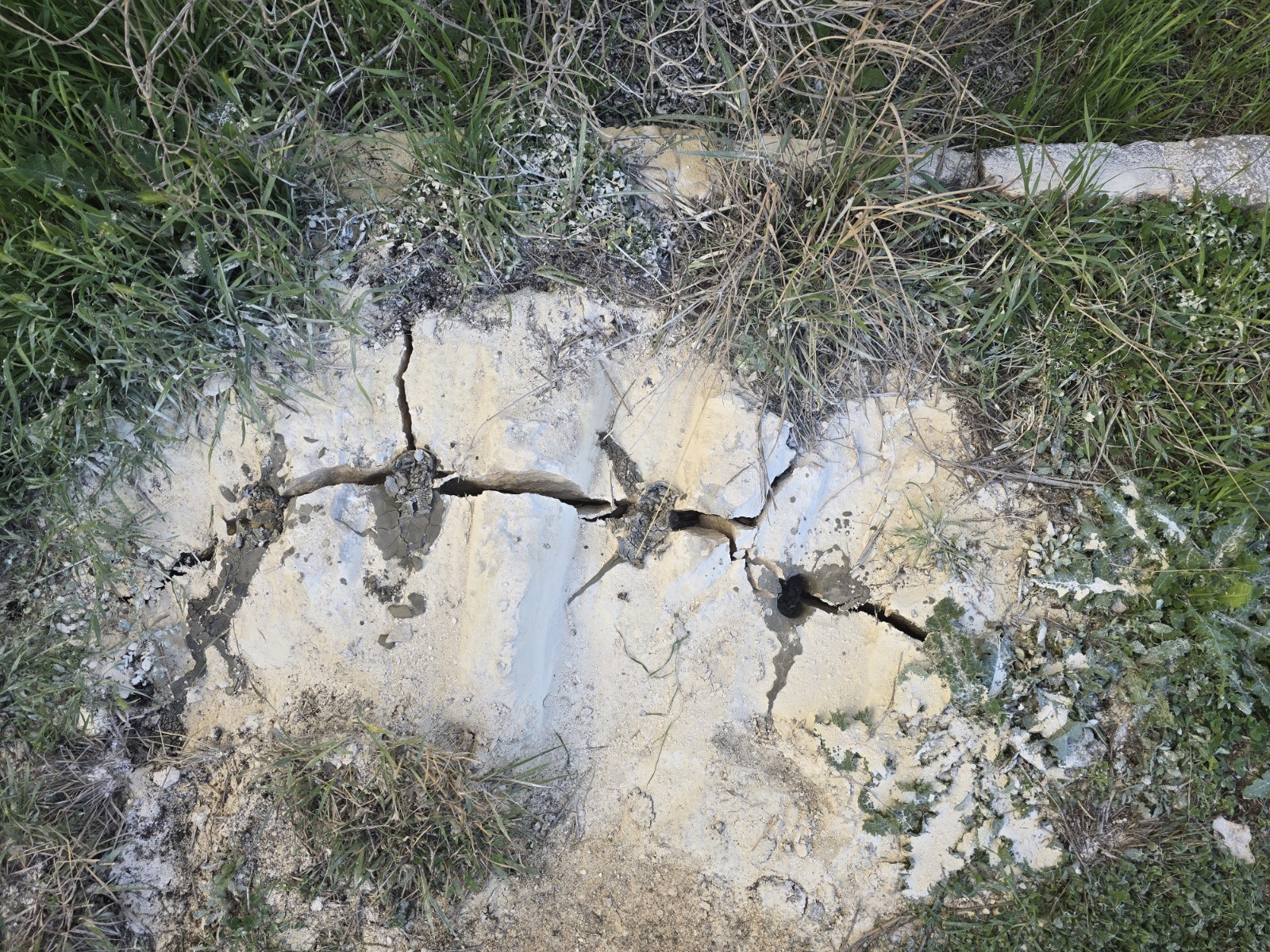 Expansive Demolition Grout 44 lb Box Type 1 (77°F-104°F) Concrete Rock Breaking
