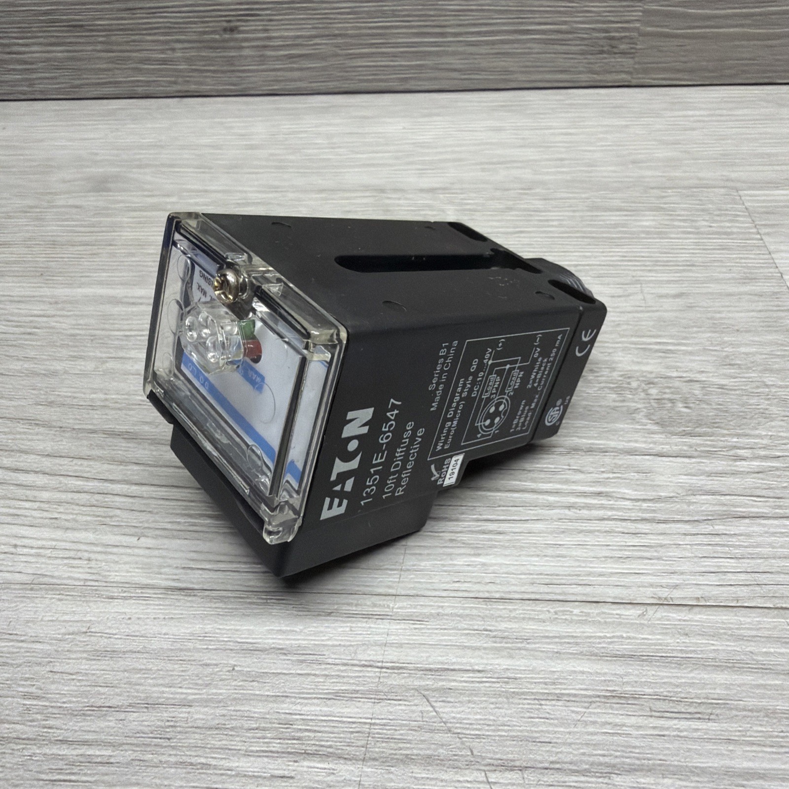 Eaton 1351E-6547 Photoelectric Sensor, 10 FT Diffuse Reflective, No Hardware