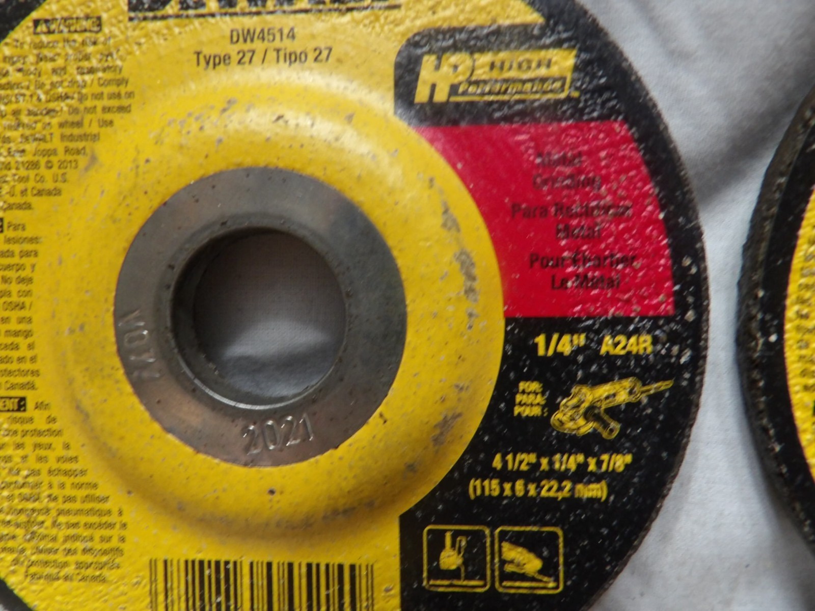 DeWalt Metal Grinding Wheel 4-1/2″ x 1/4″ x 7/8″ DW4514 Max rpms 13,300 (Qty 5)