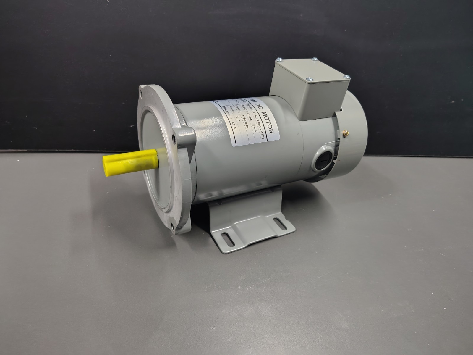 1/2HP DC MOTOR FRAME 56C 90VDC 1750RPM TEFC 90V PERMANENT MAGNET SPARE BRUSHES