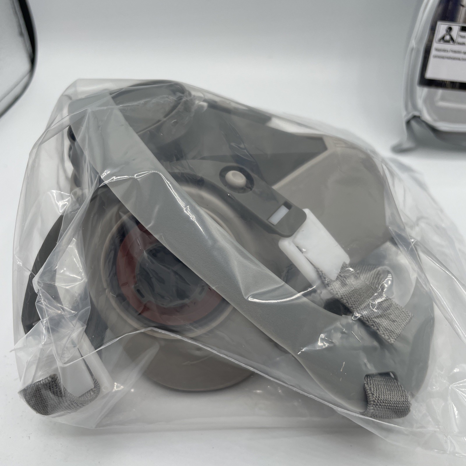HALF FACE RESPIRATOR MASK + MULTI GAS/VAPOR CARTRIDGE FILTER – SIZE MEDIUM!!