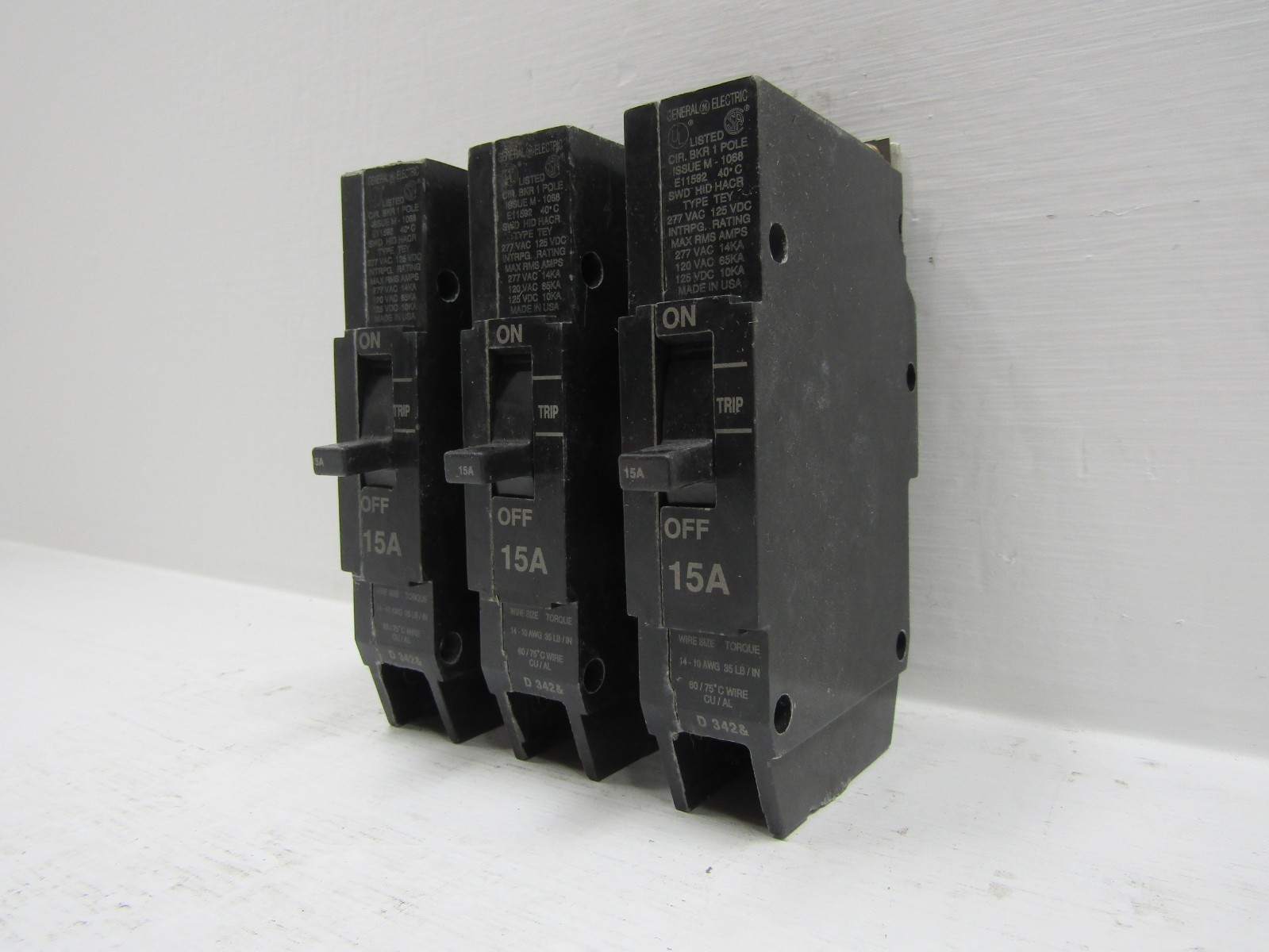 Lot of 3 GE TEY115 15 Amp 277V 1-Pole Type TEY Circuit Breaker 120V 15A 1P