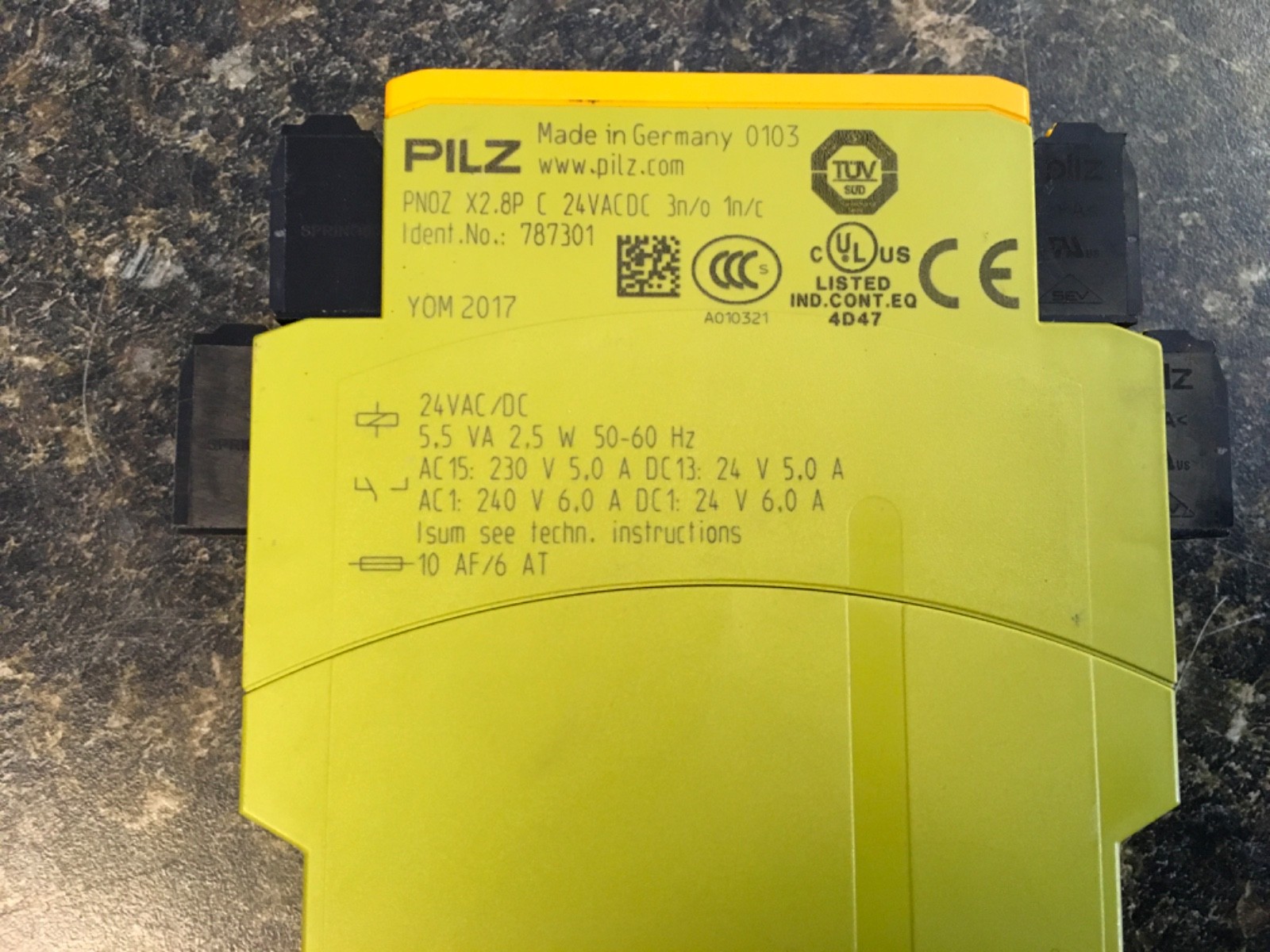 Pilz PNOZ X2.8P C 24VACDC 3n/o 1n/c Safety Relay 787301 (KB)
