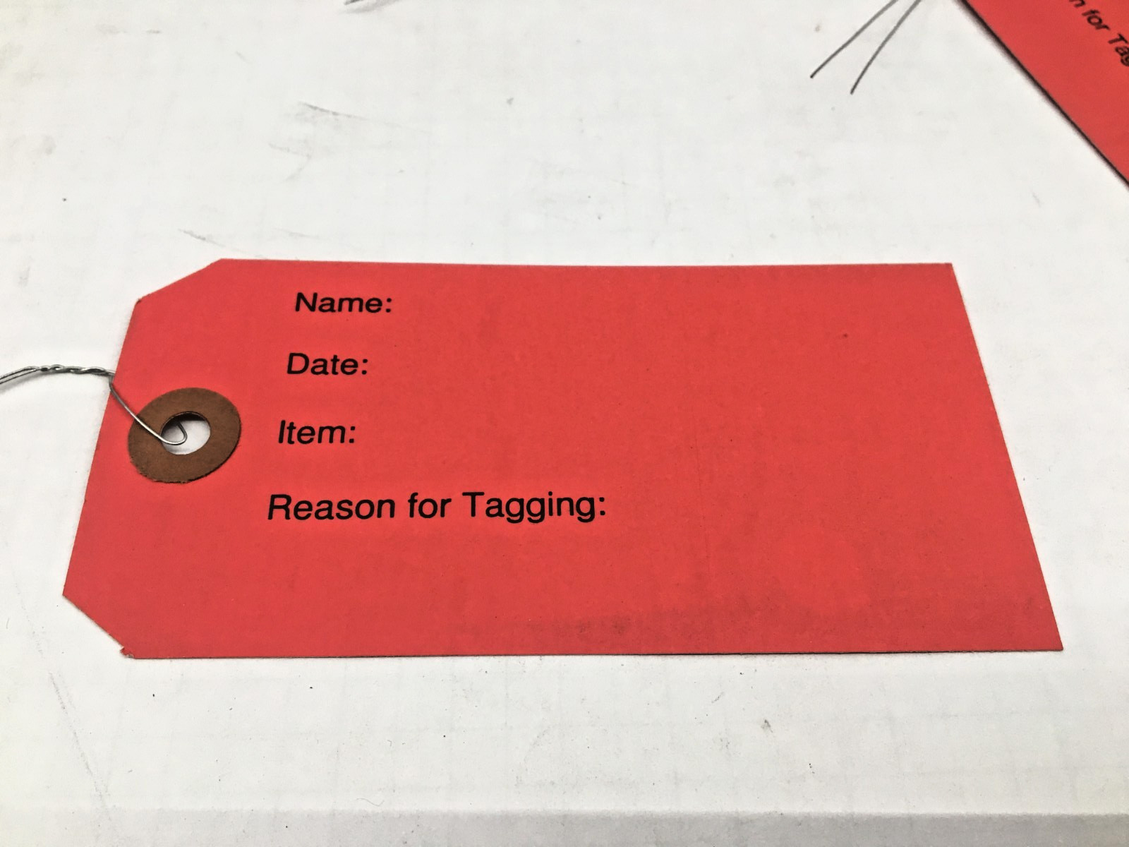100 pcs of 4 3/4″ x 2 3/8″ Size 5 Red Cardstock Hang Tag Tags with Wire 13 Pt