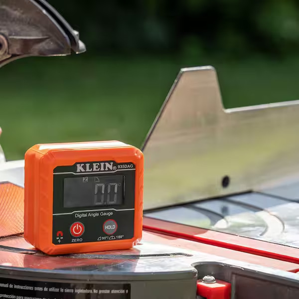Klein Tools Digital Angle Finder Gauge and Digital Leveler Water/Dust Resistant