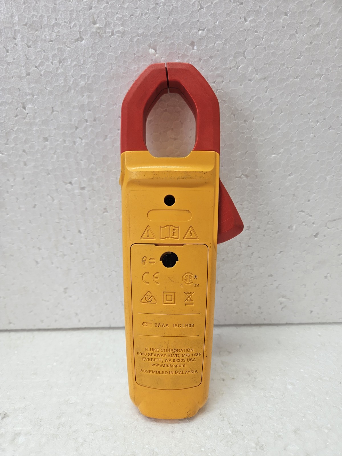 Handheld Fluke 302 + Digital Clamp Meter Multimeter FOR PARTS OR REPAIR