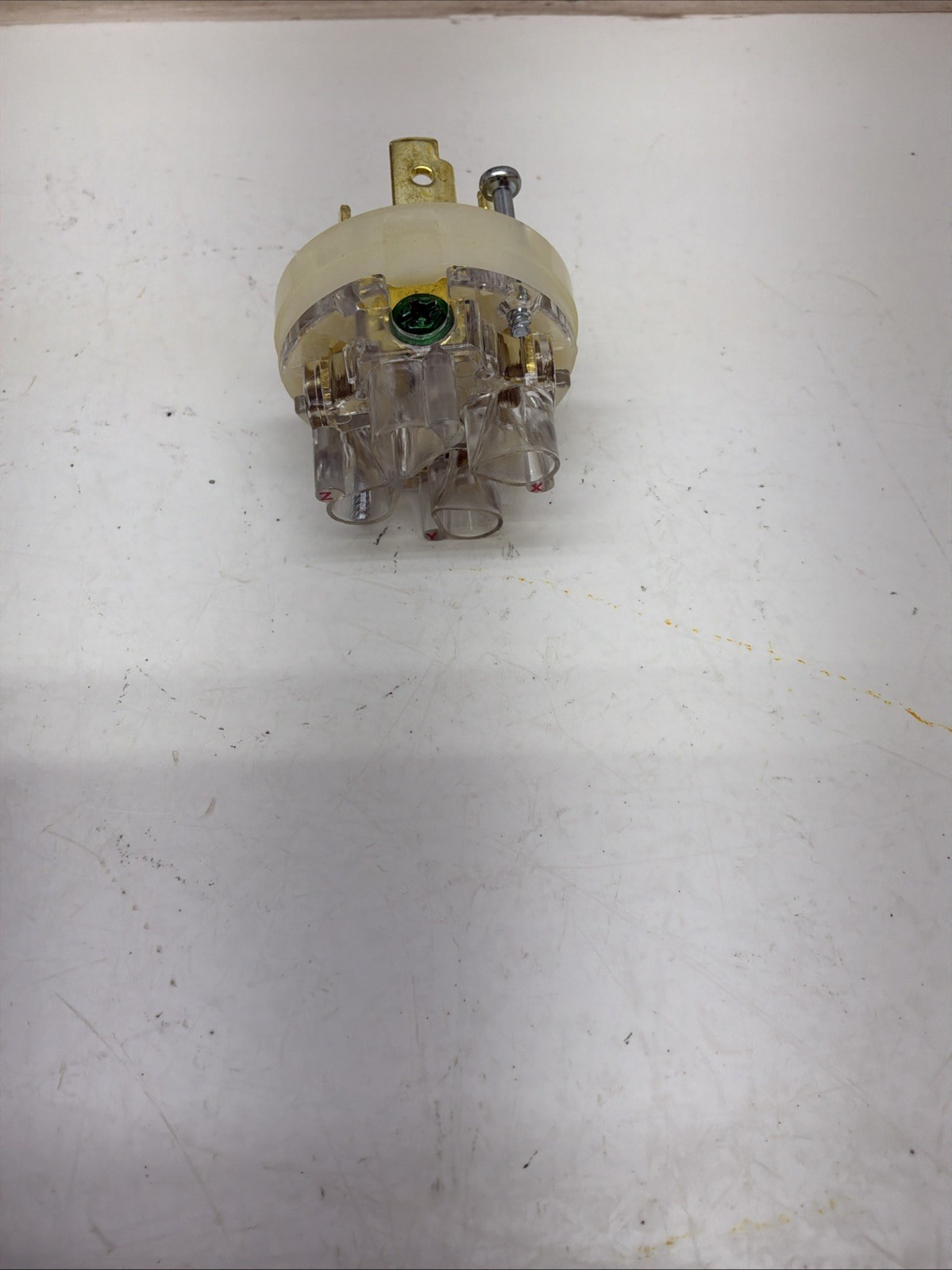 Hubbell Insulgrip Twist-lock plug 30A 3phase 4 Wire Grounding 480VAC HBL2731 NIB