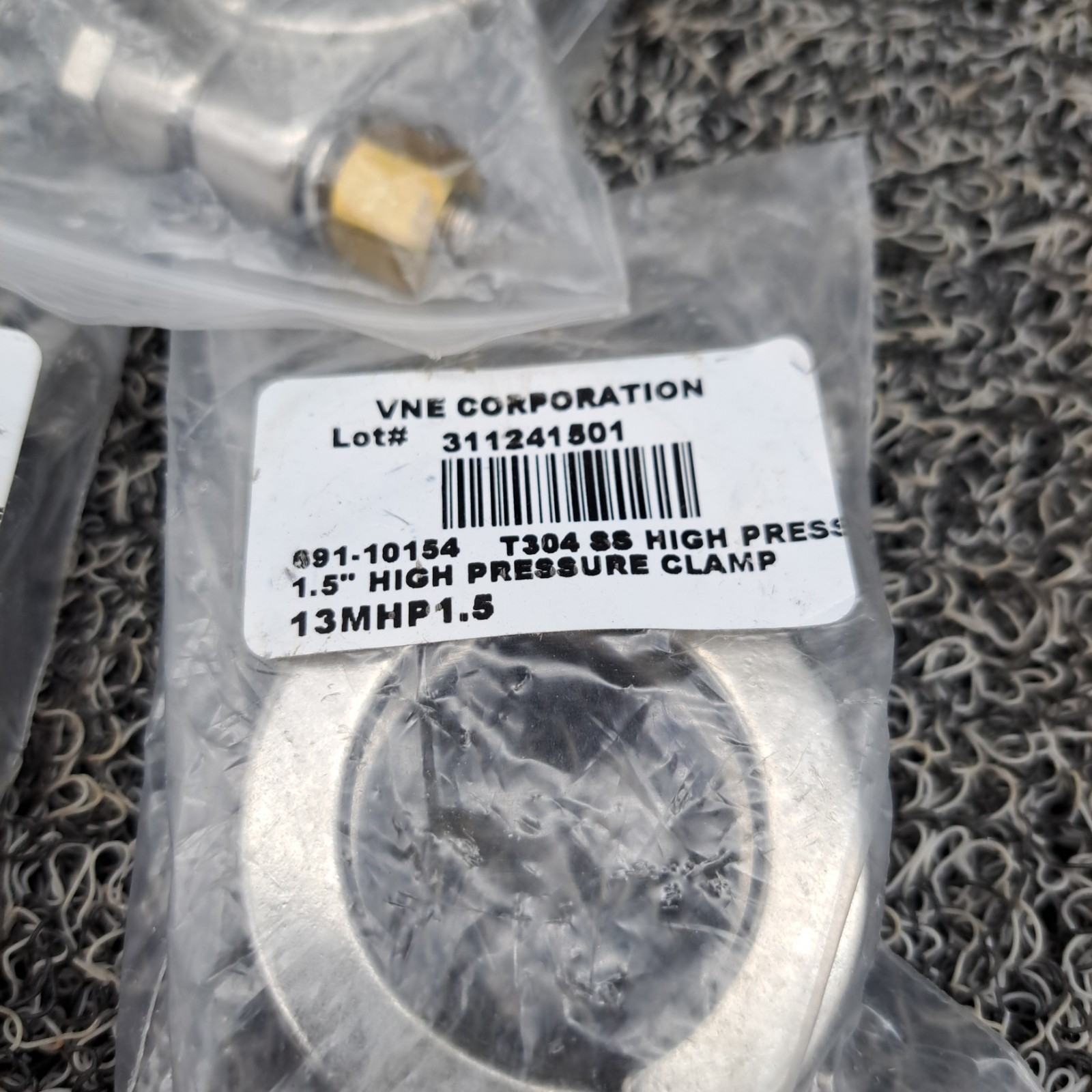 VNE 13MHP1.5 T304 SS 1.5″ High Pressure Clamp Lot of 3