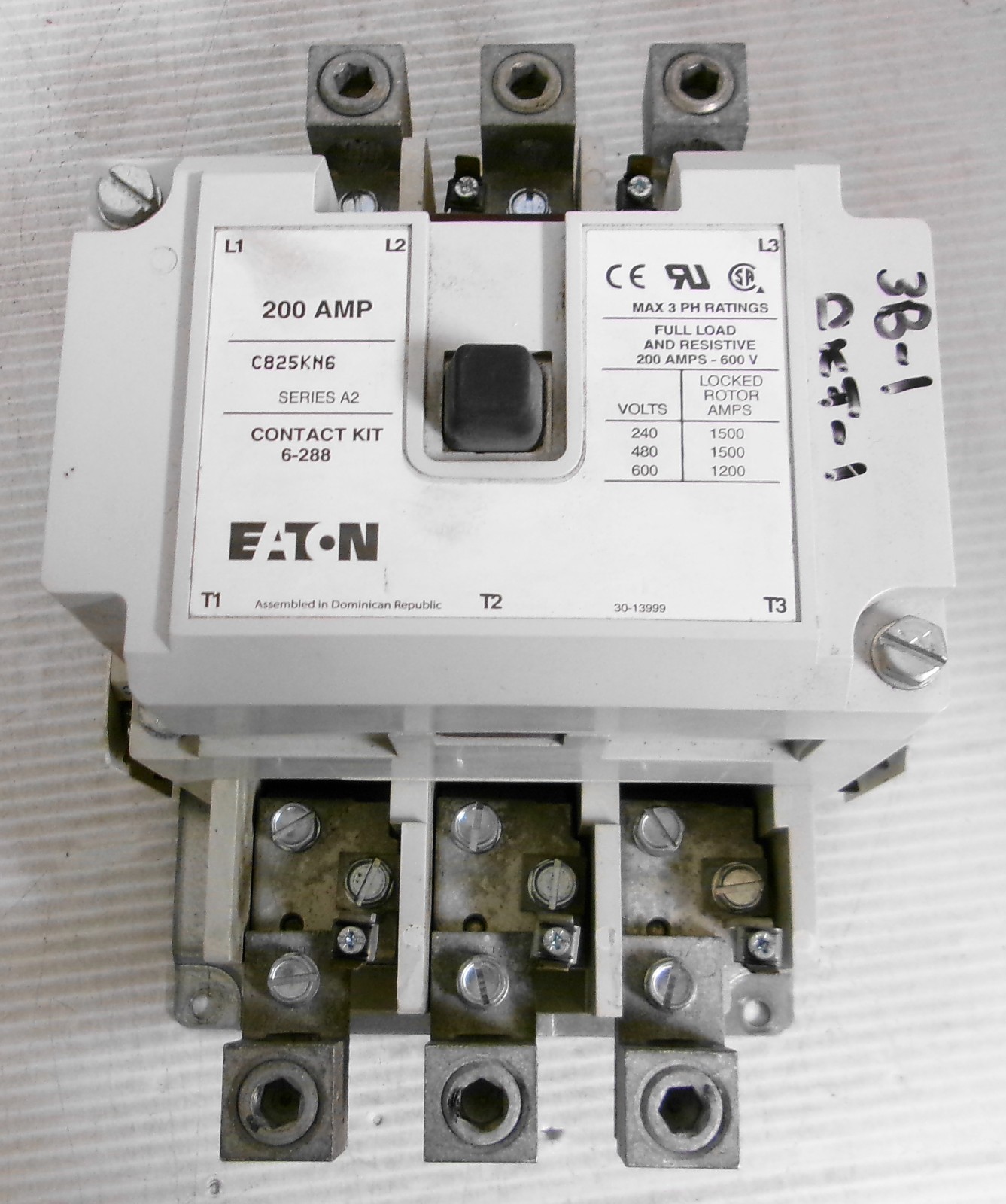 Cutler-Hammer C825KN6 Contactor 200A 600V 3Φ 3P 110/120 50/60Hz Coil