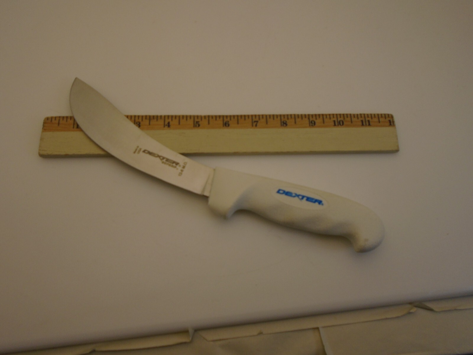 Dexter USA 12-6MO Beef Skinner Knife Sofgrip Handle 6inch Curved Hi Carbon Steel