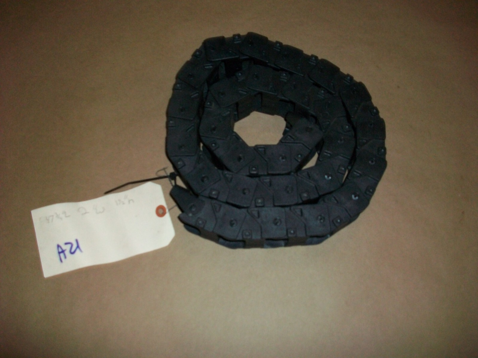 Gleeson Reel Flexible Machine Wireway I32p-I 2.05r 3.70r 47″ X 2 X 1.5 USED