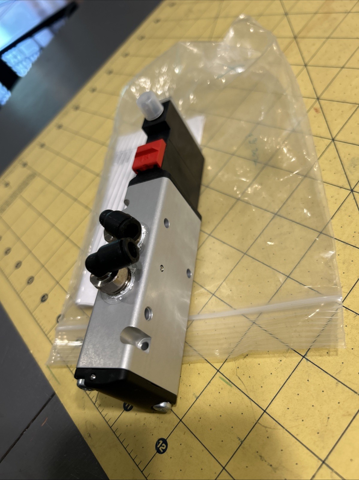NORGREN V61R511DC213AA 2 SOLENOID VALVE