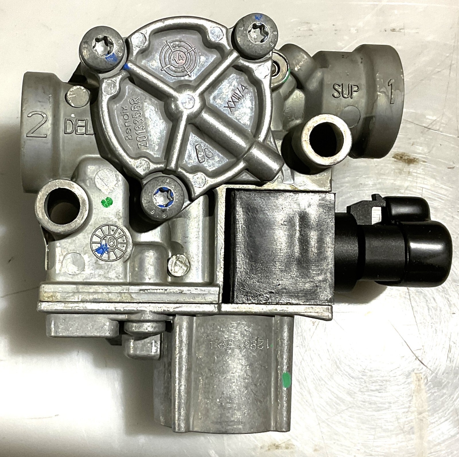 GENUINE NEW BENDIX BRAKE VALVE 801585 5013318 K0209T M-32