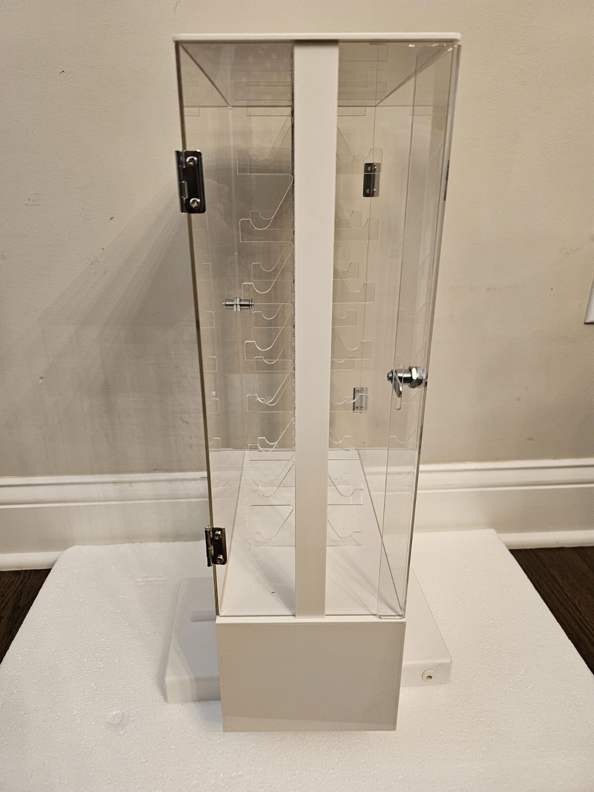 Acrylic 16 Piece LED Rotating Knife Display Case | Stand