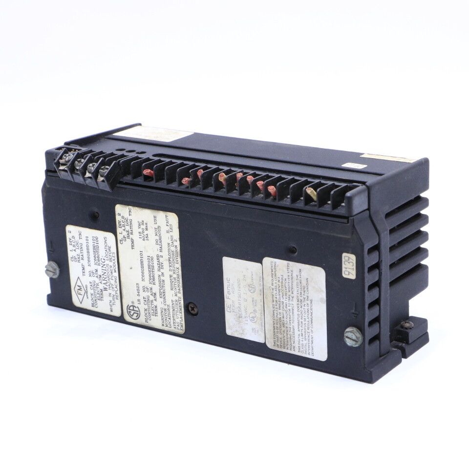 * GE FANUC GENIUS IC660CBD101E 115 VAC 8 CIRCUIT IC660TSD100D