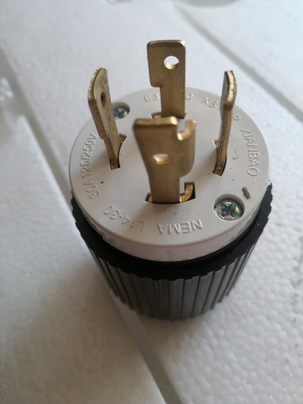 NEW NEMA L14-30 30A 125/250V Locking Male Plug 4 Prong US SHIPPING