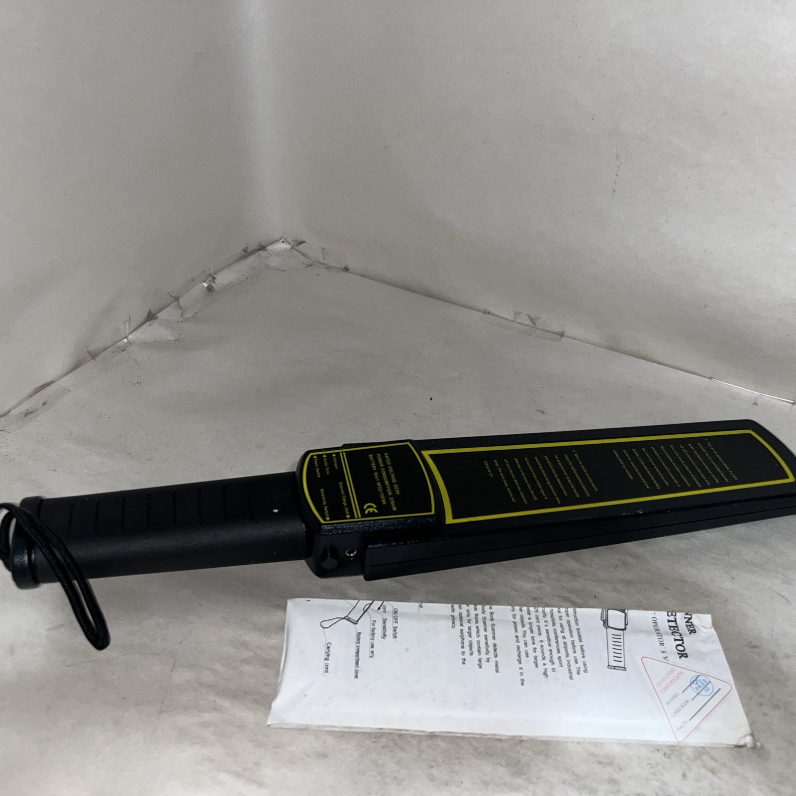 UZI Black 16.25″ Hand Held Metal Detector Security Inspection Wand HHSC2