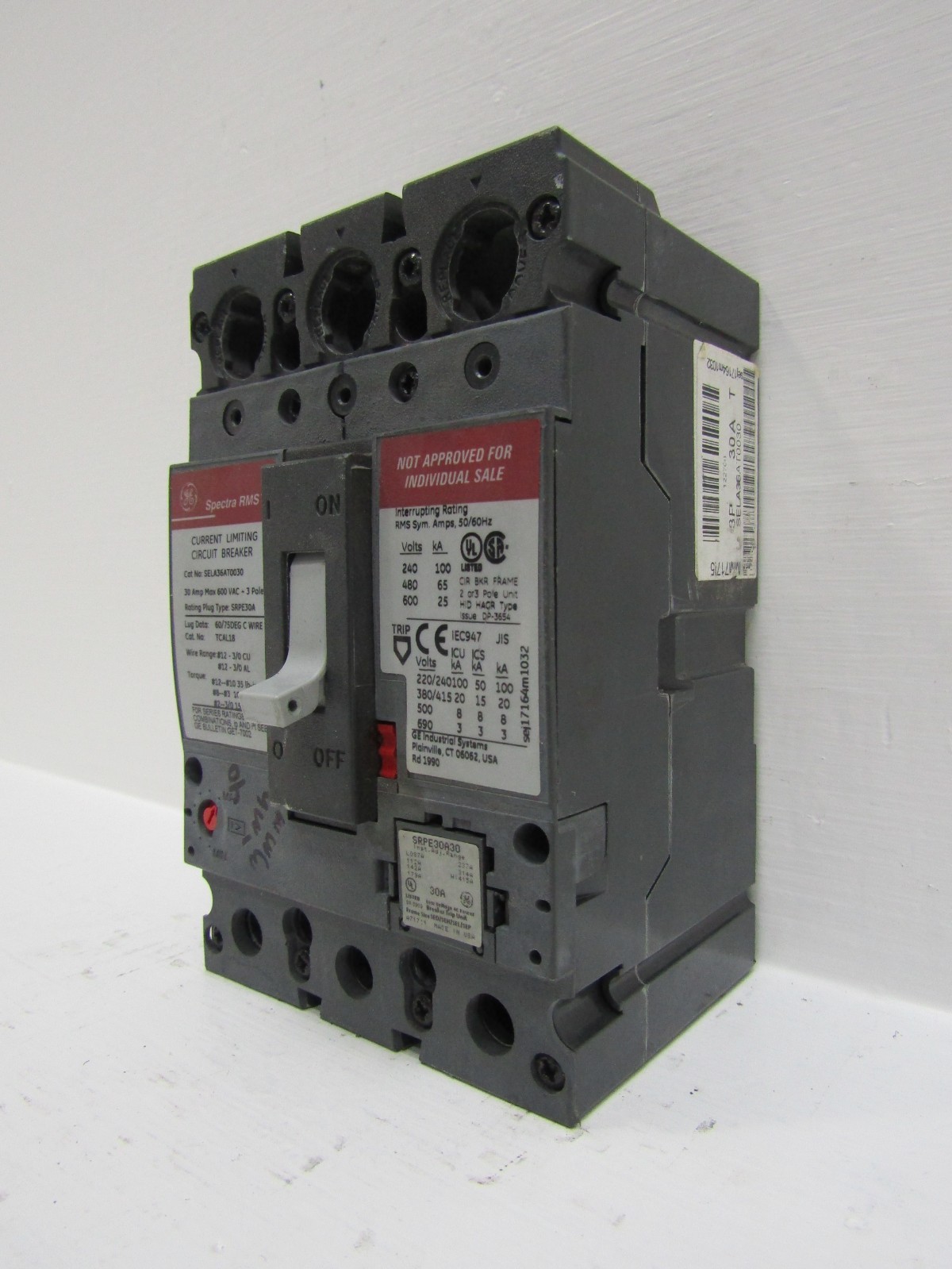 GE SELA36AT0030 30 Amp 600V 3-Pole Spectra Circuit Breaker 30A Plug SRPE30A30