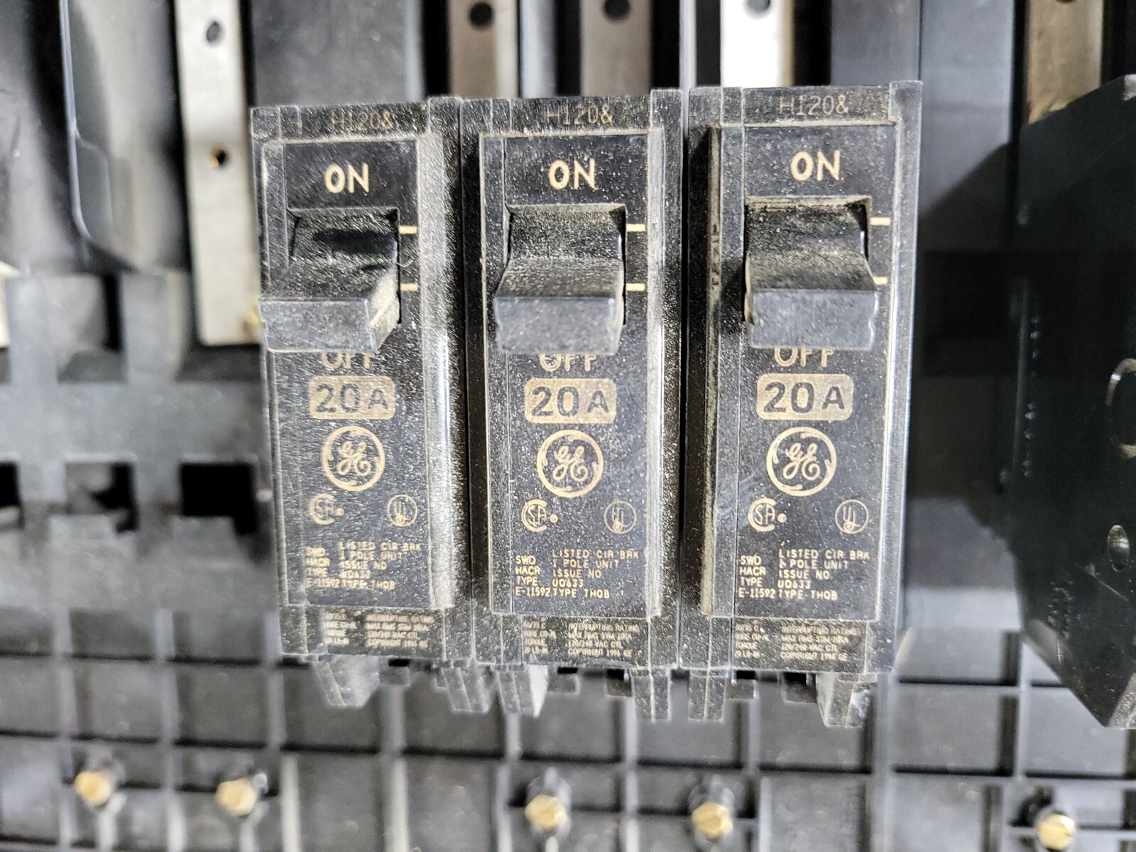GE General Electric APN Spectra Series Panelboard 600 Amp 208Y/120 VAC 3PH 4W