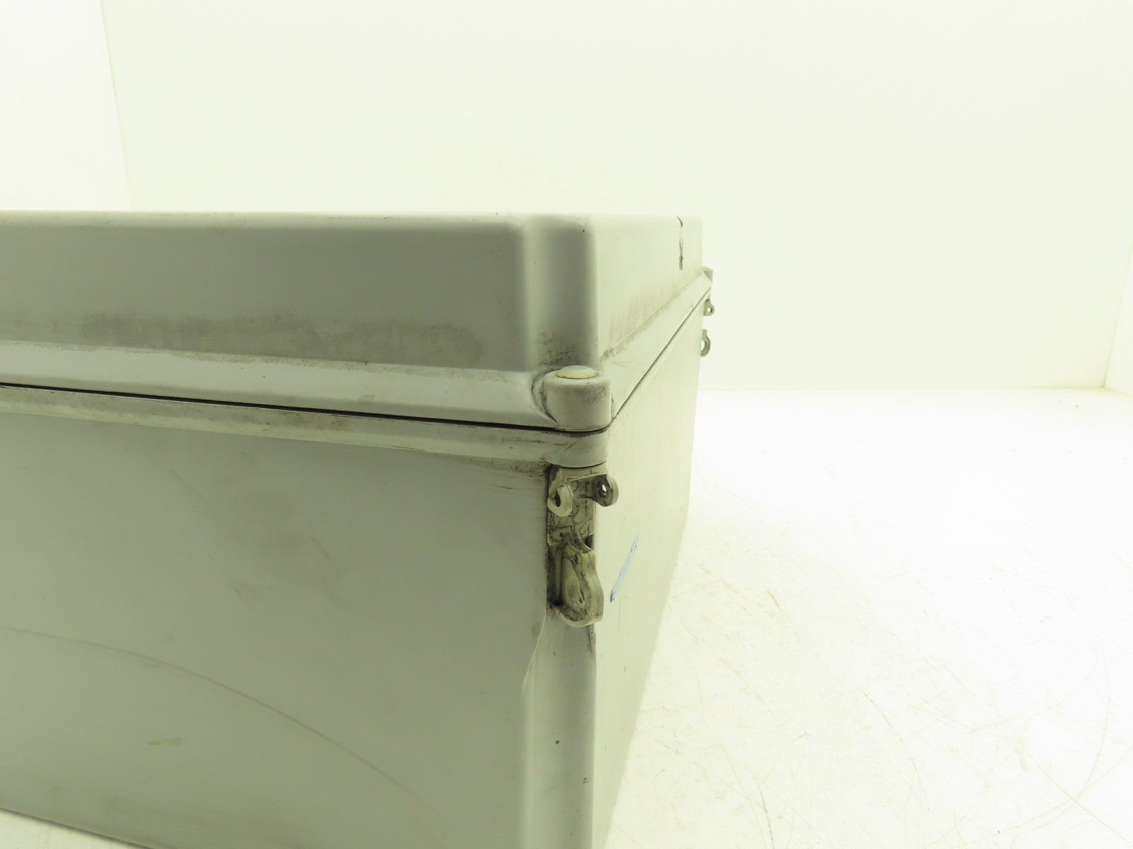 Hoffman A14128CHQRFGW Electrical Enclosure Junction Box 14x12x6″ Disconnect