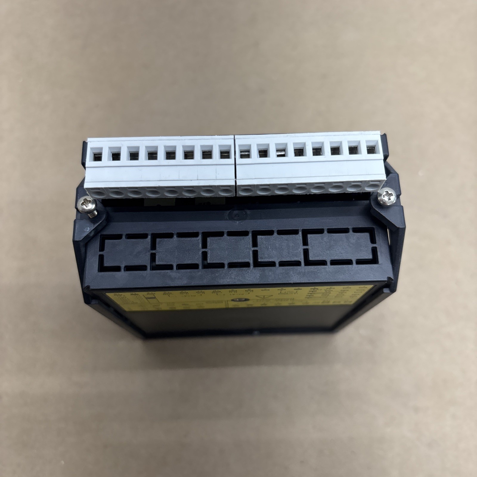 New In Open Box Carlo Gavazzi Mdi 40 Inputs: 200 Mv/2v/20v Dc/ac Power: 9-32v