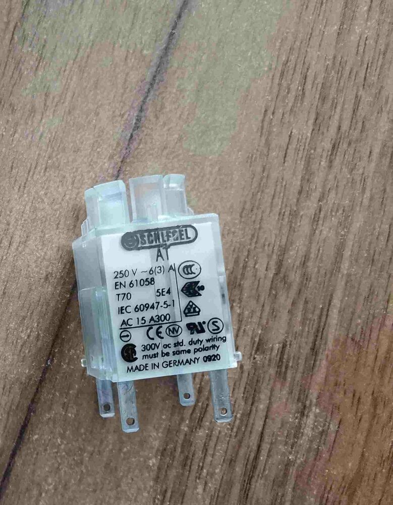 IEC60947-5-1 IEC 60947-5-1 T70 5E4 250V 6(3)A 4 feet CONNECTOR