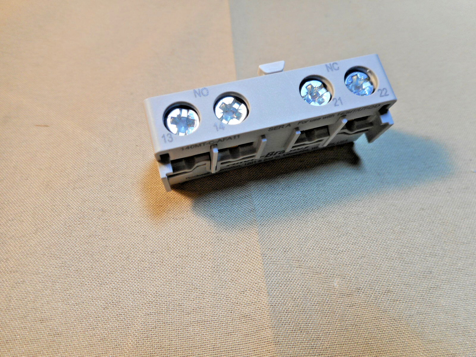 Allen Bradley 140MT-C-AFA11 auxiliary contact, 1NO/1NC (NIB)