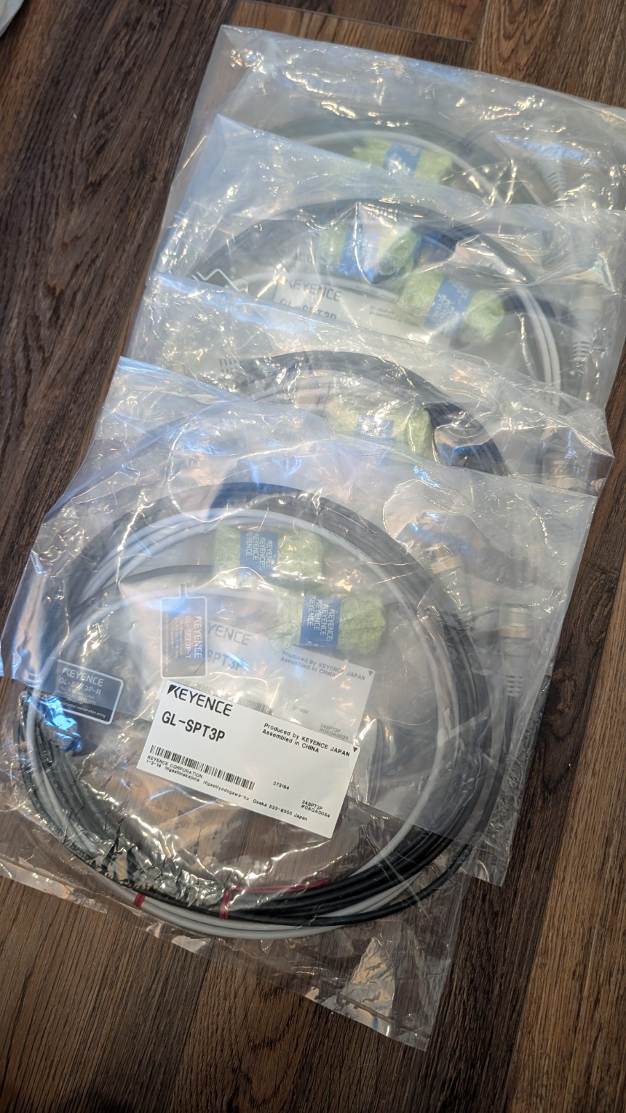 Keyence GL-SPT3P x 4 M14 connector cable for connecting to the GL-T11R PNP 3 m