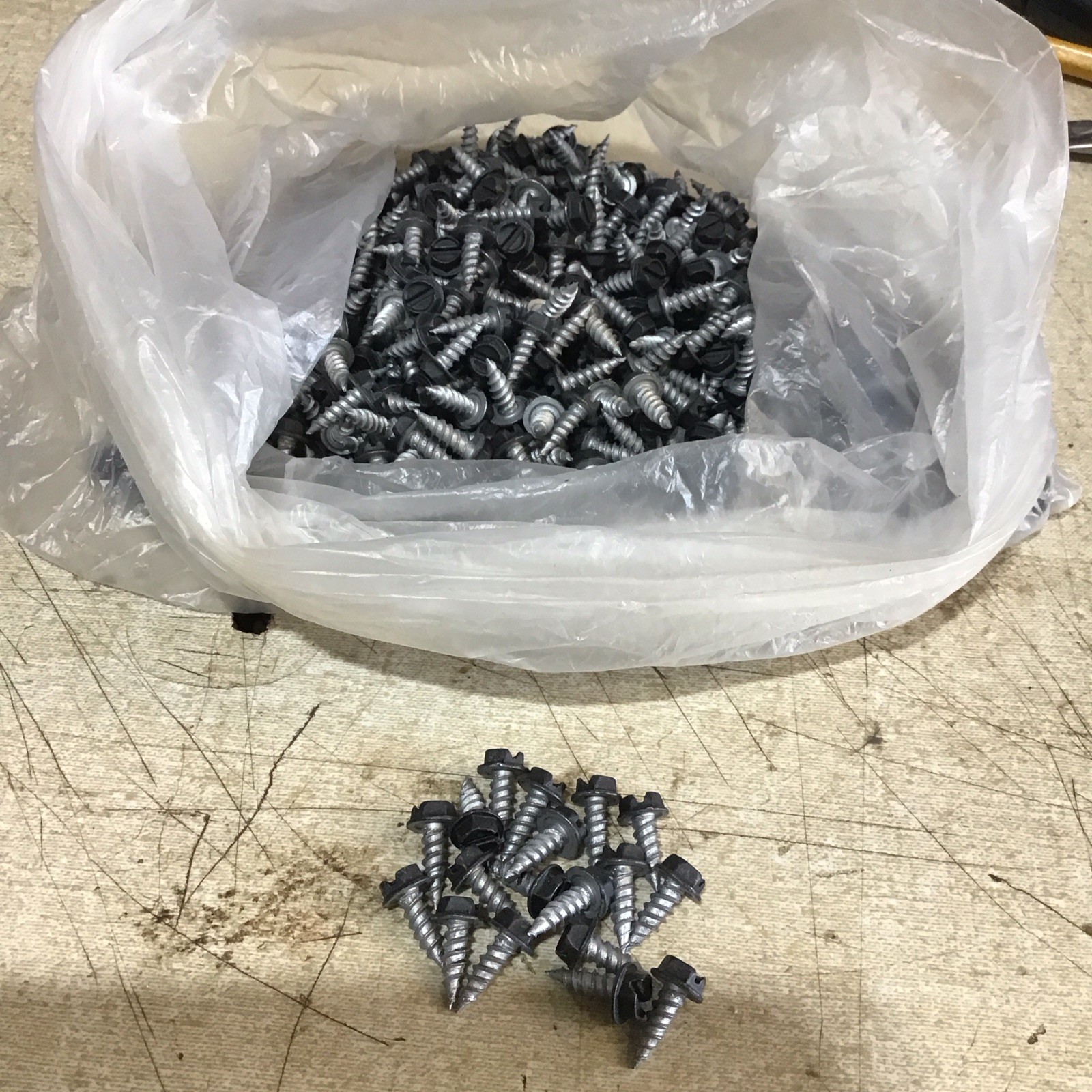Lot of 1.5 Lbs, 1/2″ Black Painted Slotted Hex Washer Head Sheet Metal Screws