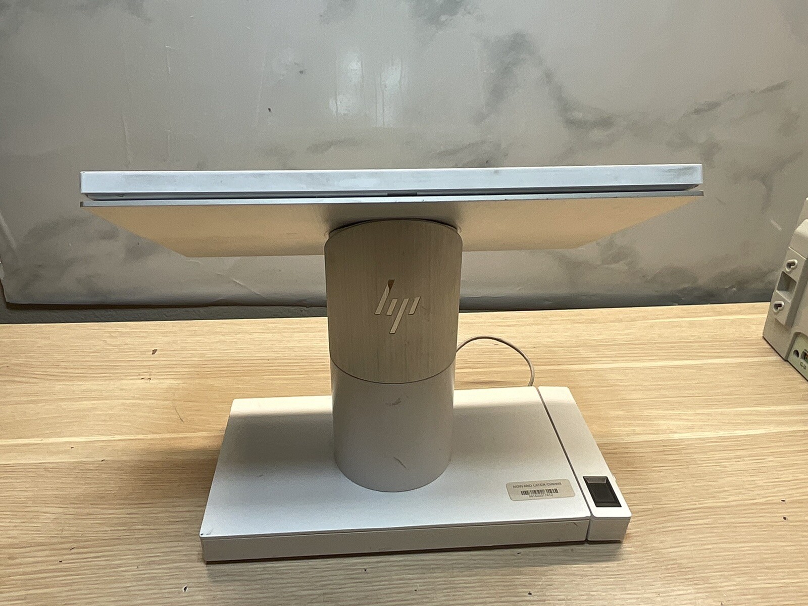 HP Engage One All-in-One System Model 145/FOR PARTS /JUA1248