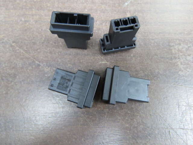 TE 1-179552-3 Qty of 30 per Lot 3 POS Conn Black