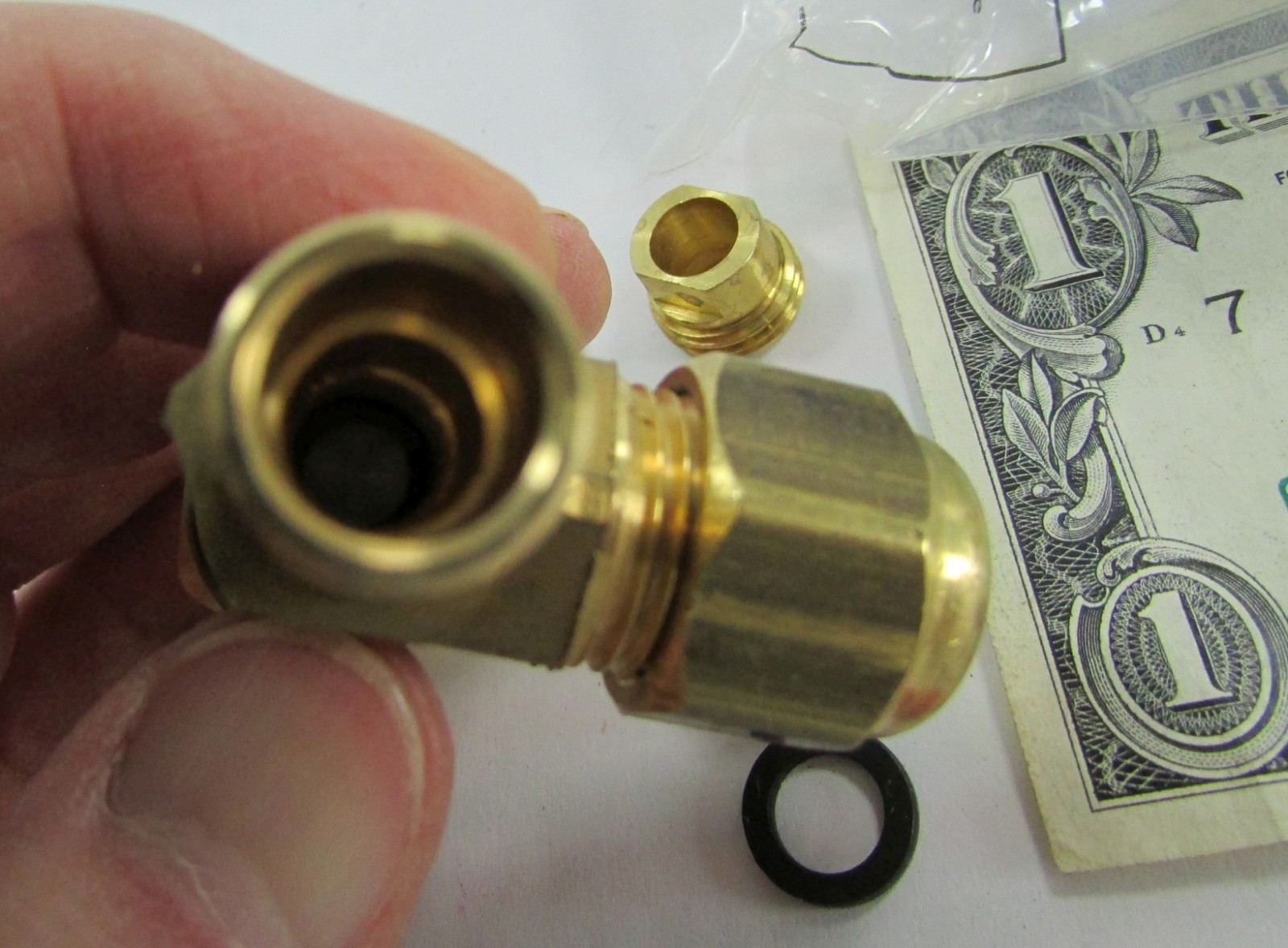 York Brass Refrigerant Liquid Line Charging Valves, 3/8″ OD Tube x Flare Access