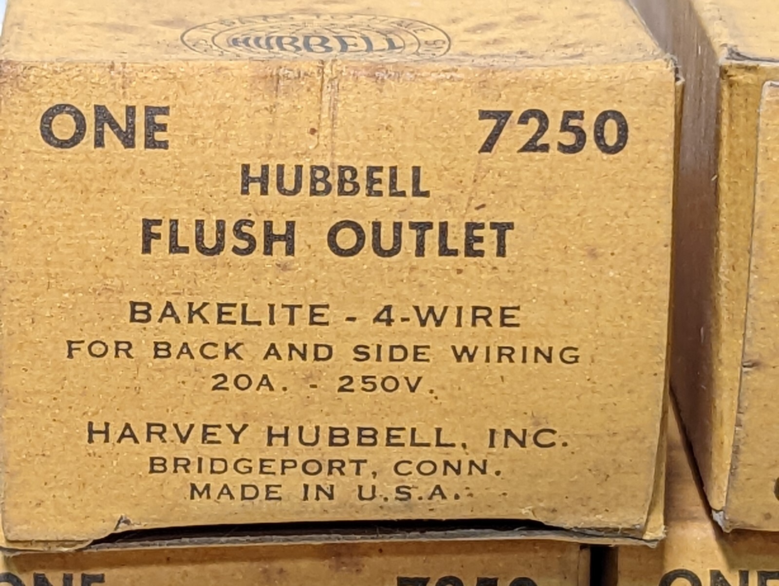Lot of 4 Hubbell 7250 flush outlets, Bakelite, 4-wire, for back and side wiring,