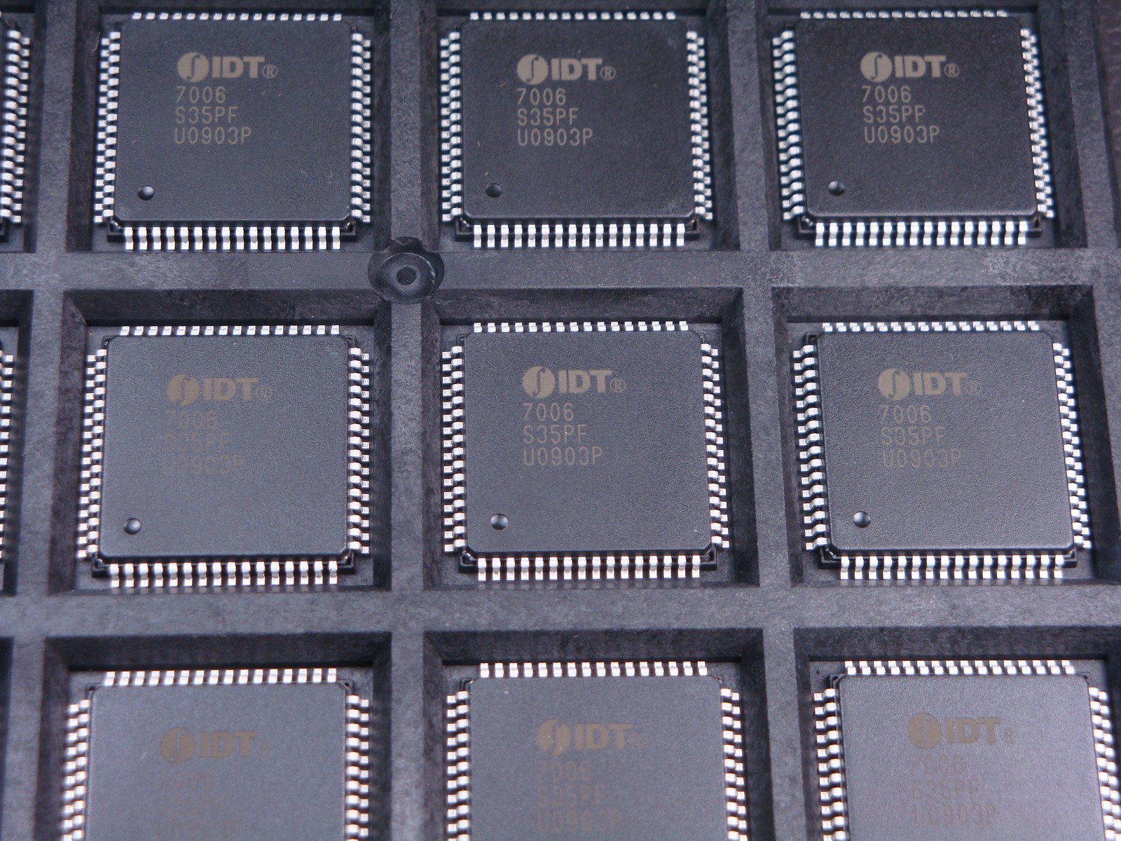 7006S35PF IDT High-Speed 16K x 8 Dual Port Static Ram SRAM 35ns 128K bit NOS