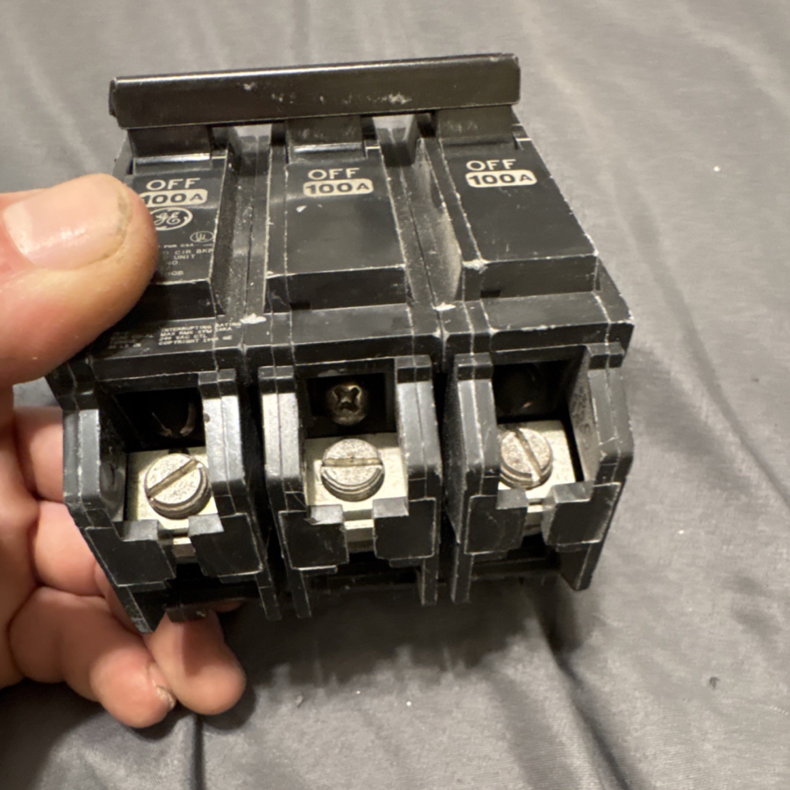 GE THQB RY-2937 100A 3-Pole 201-250V AC Circuit Breaker Panel Mount