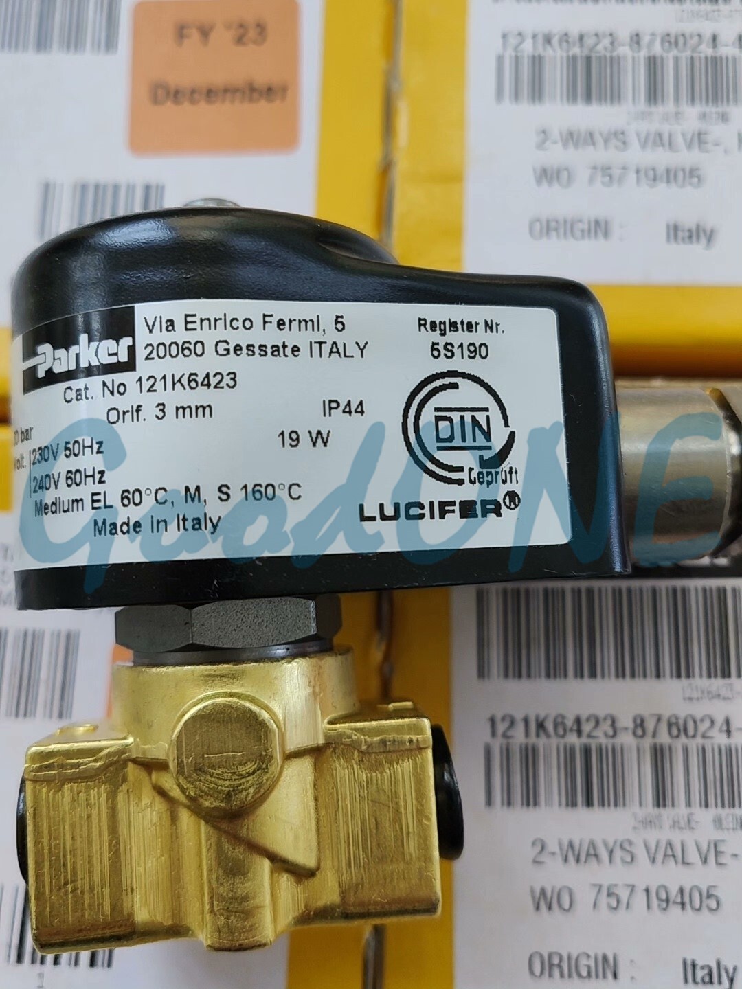 1PC New PARKER 121K6423 Solenoid Valve 230V 19W