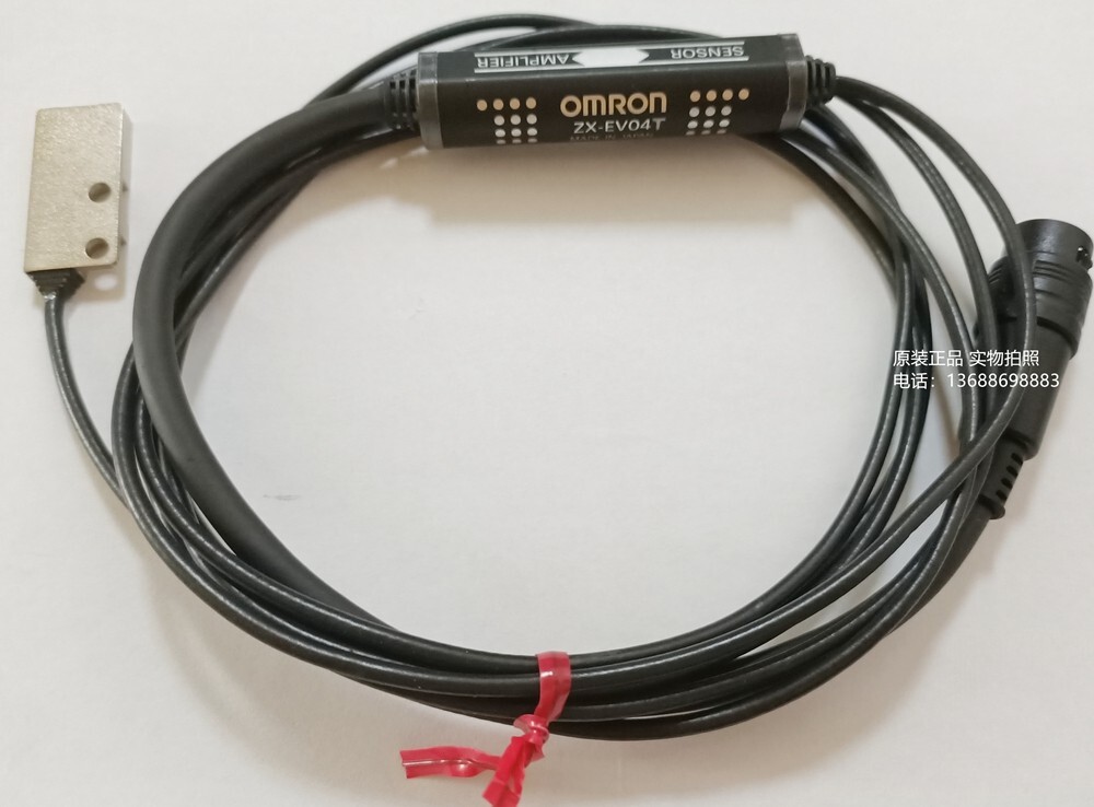 New Omron ZX-EV04T Photoelectric Switch Fiber Sensor In Box 1PCS #DC