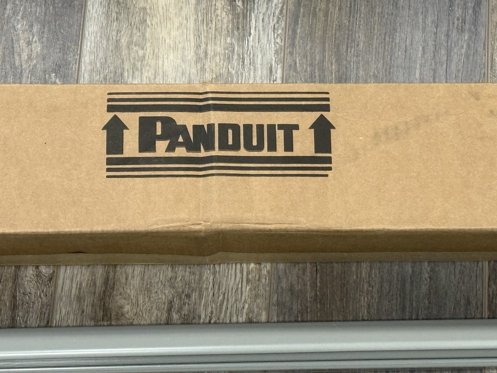 Panduit Raceway kit; 4 6ft grey, 1 3ft 11.5inch grey, and white Legrand bag of 3