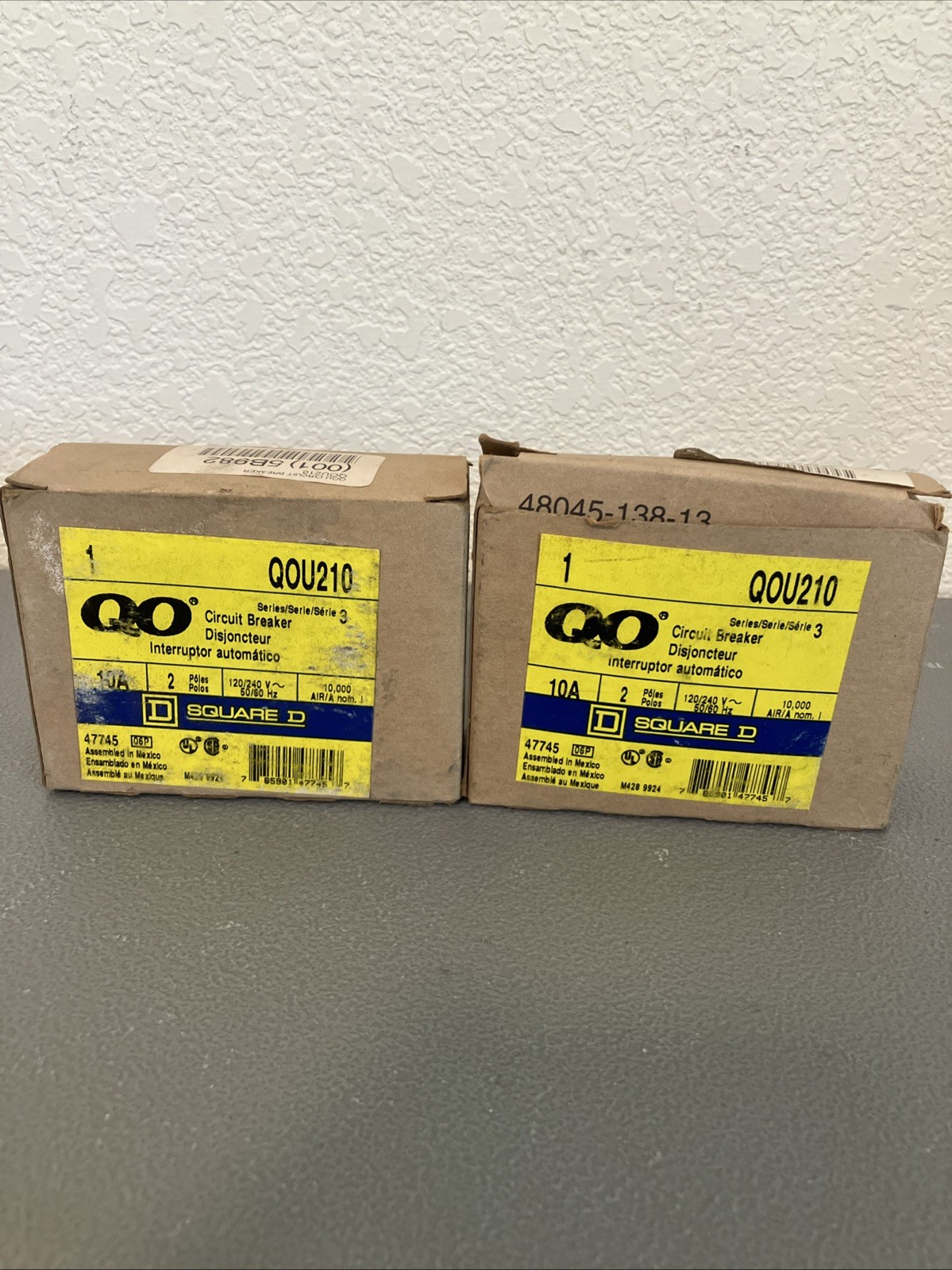 LOT OF 2 SQUARE D CIRCUIT BREAKER QOU210 2 POLE 2P 10 A AMP – USED