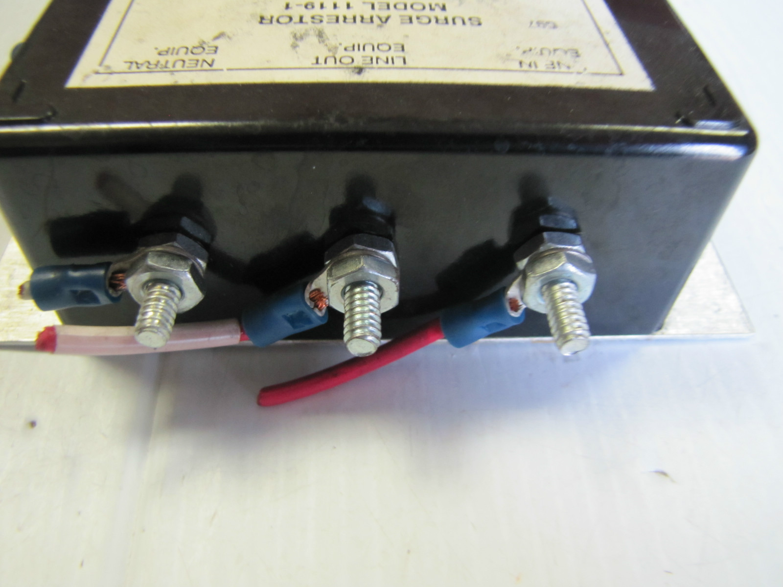 AMBER INDUSTRIES SURGE ARRESTOR 1119-1 11191 120 VAC 15A 15 A AMP